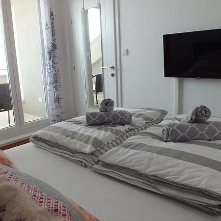 Apartment Silvija Novalja Buitenkant foto