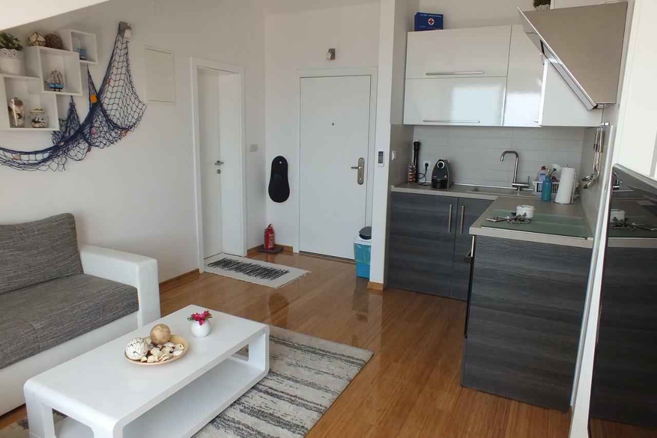 Apartment Silvija Novalja Buitenkant foto