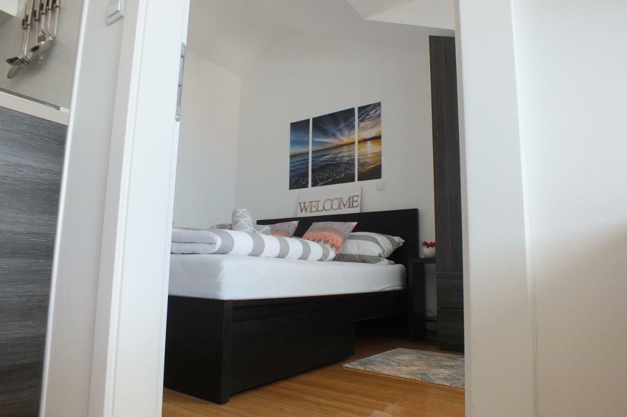 Apartment Silvija Novalja Buitenkant foto