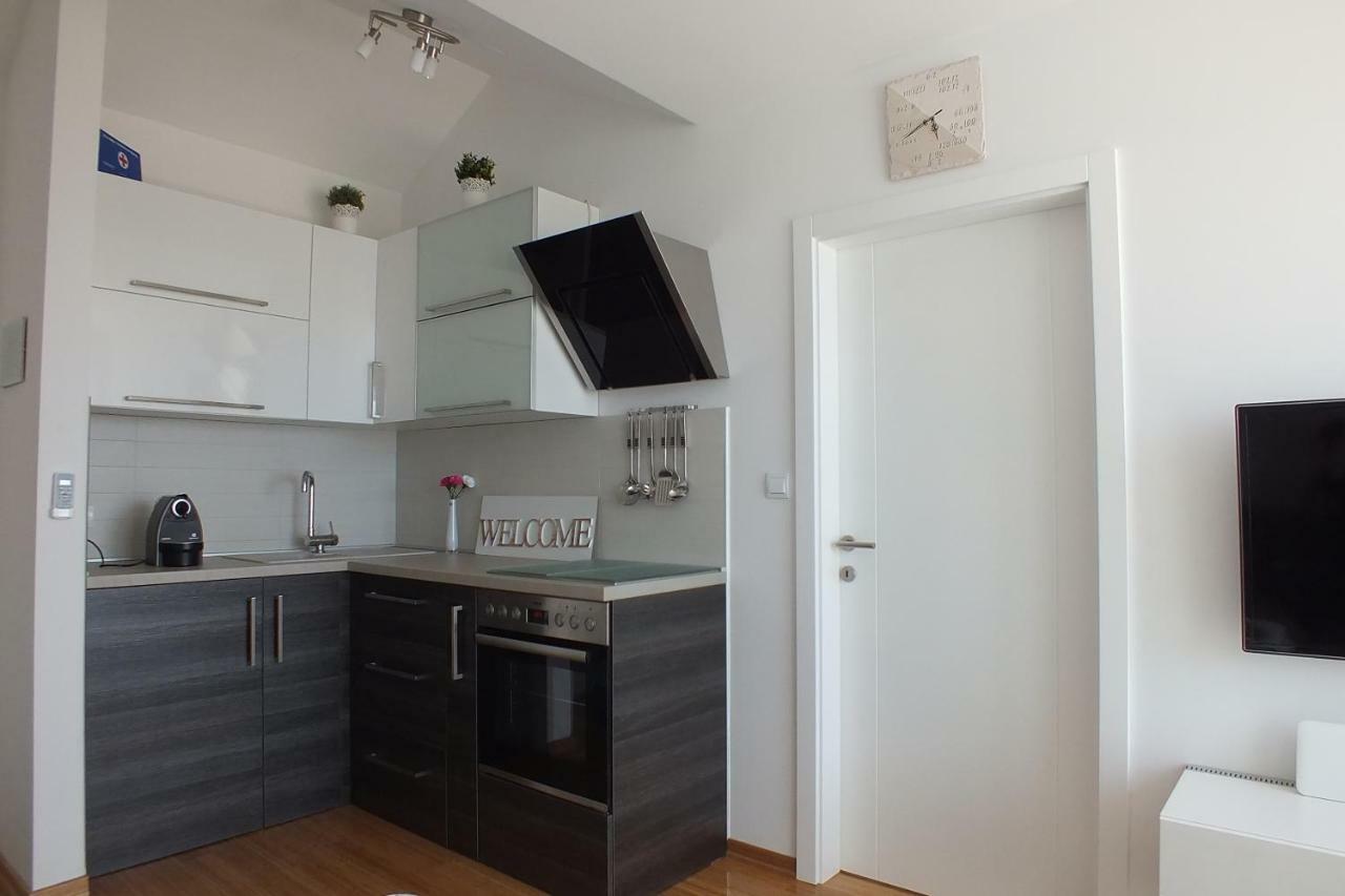 Apartment Silvija Novalja Buitenkant foto